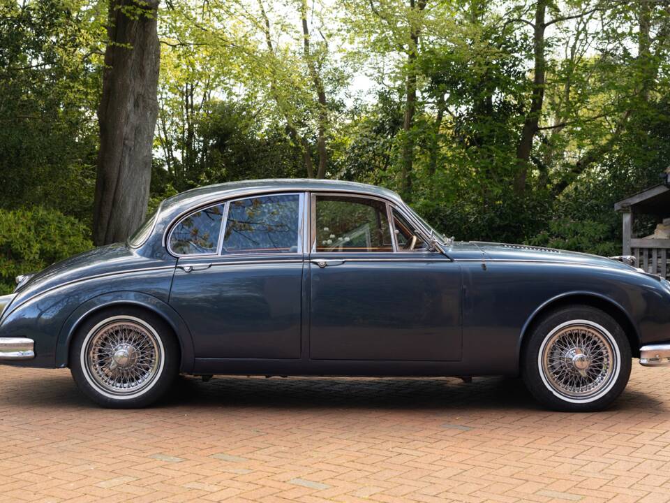 Image 2/50 de Jaguar Mk II 3.8 (1966)