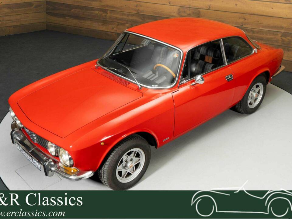 Image 1/19 of Alfa Romeo Giulia 1600 GT Junior (1975)