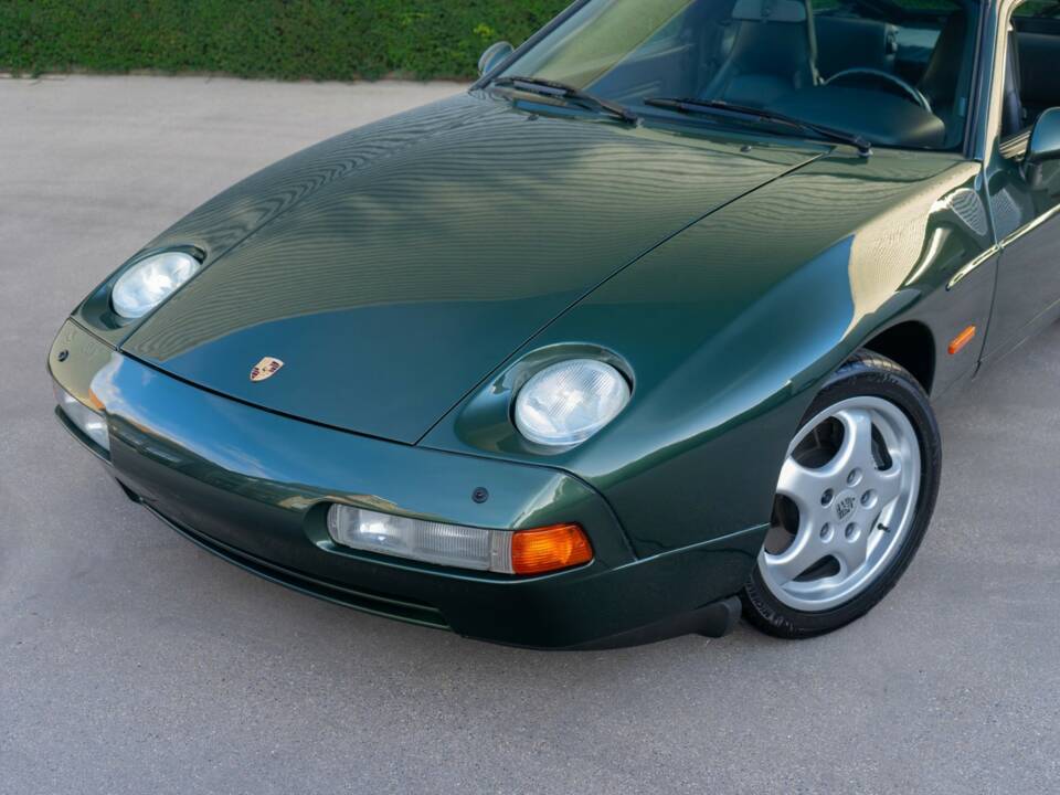 Afbeelding 2/46 van Porsche 928 GTS (1993)