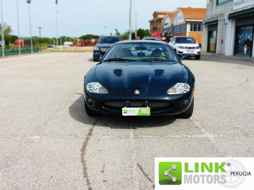 Image 5/9 of Jaguar XKR (1999)
