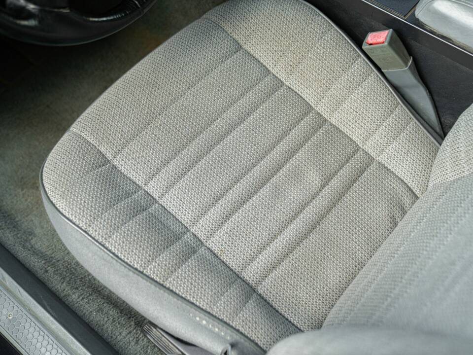 Bild 31/50 von Chevrolet Camaro Z28 (1992)