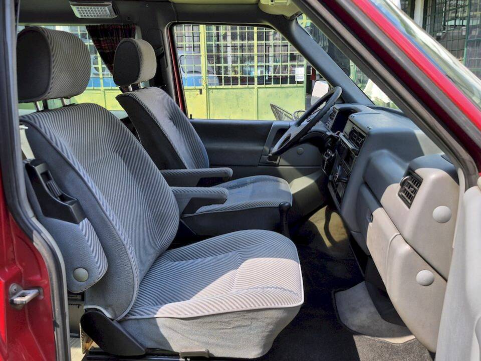Bild 32/71 von Volkswagen T4 California 2.4 D (1994)