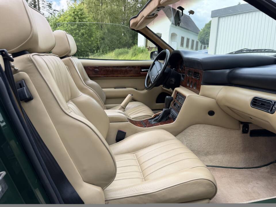 Afbeelding 13/51 van Aston Martin Virage Volante (1993)