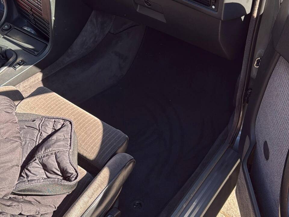 Bild 6/21 von BMW 520i (1987)