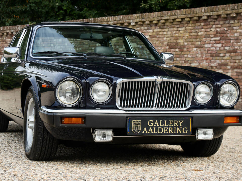 Imagen 47/50 de Jaguar XJ 12 (1985)