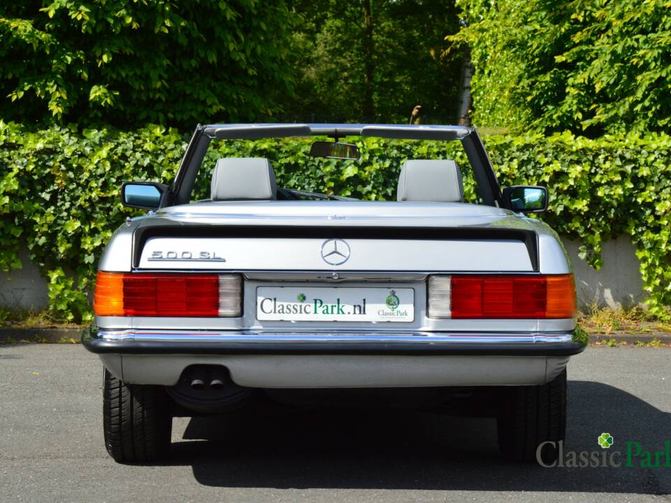 Image 16/50 de Mercedes-Benz 500 SL (1985)