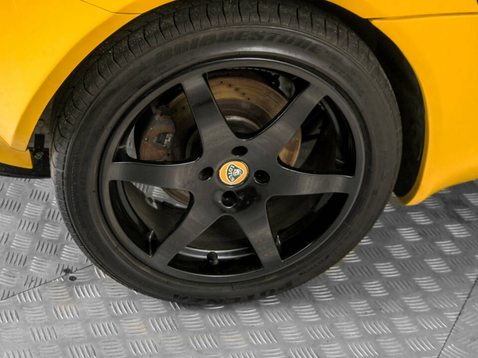Image 33/50 of Lotus Elise (2003)
