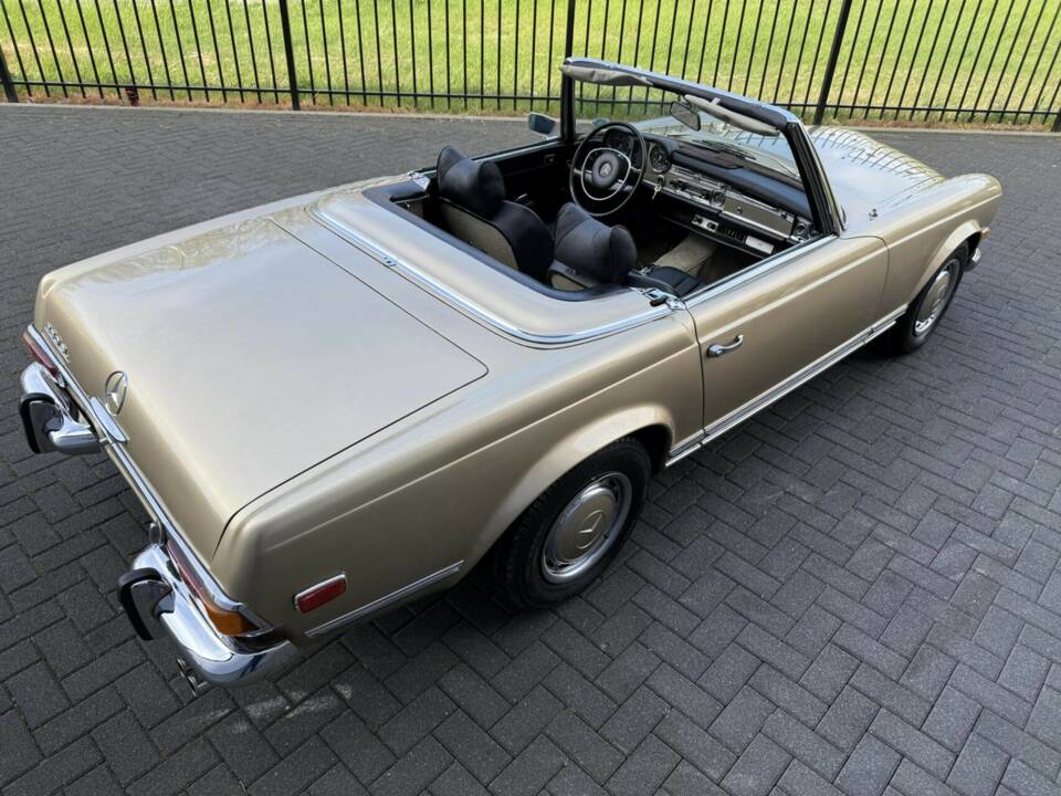 Image 10/49 of Mercedes-Benz 280 SL (1971)