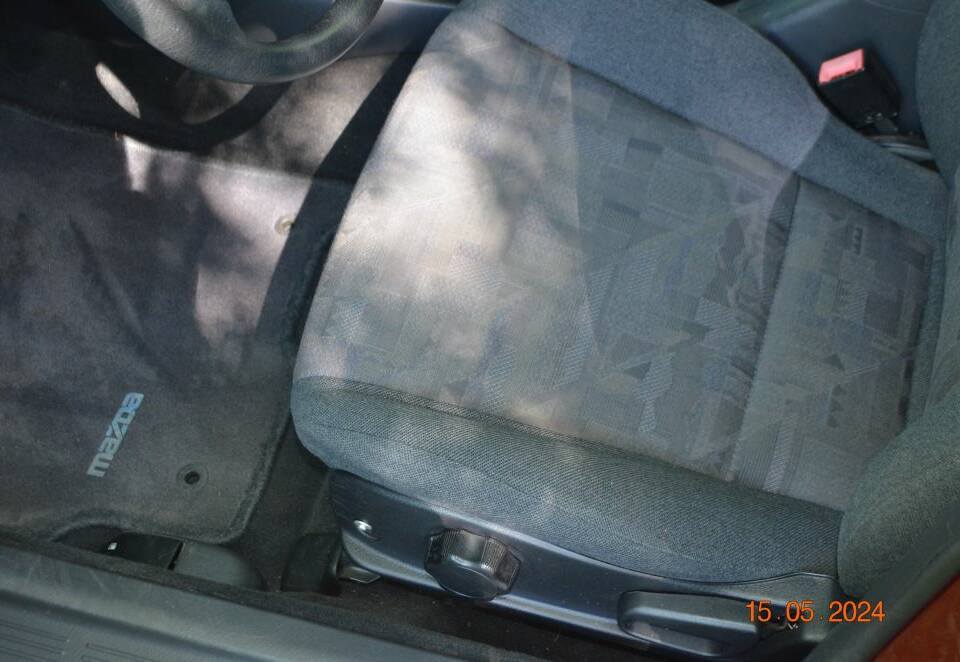 Image 19/38 of Mazda 626 2.0i (1994)