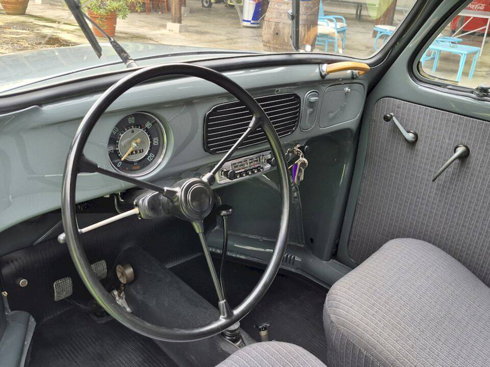 Image 25/52 of Volkswagen Beetle 1200 Standard "Oval" (1957)