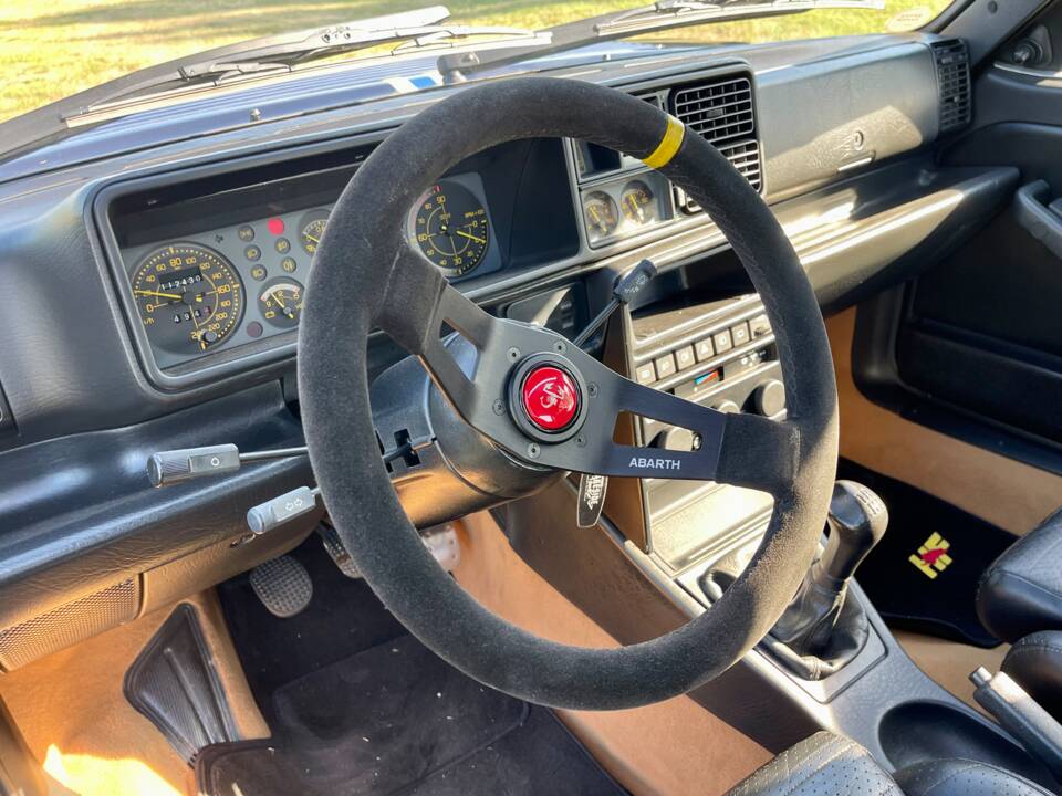 Bild 17/23 von Lancia Delta HF Integrale Evoluzione I (1992)