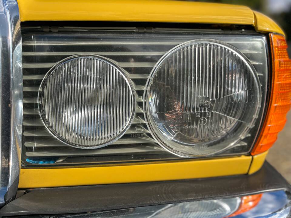 Image 102/139 of Mercedes-Benz 240 D (1978)