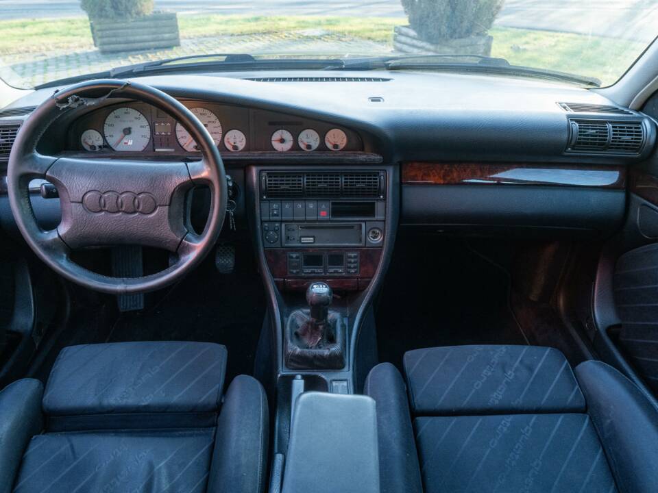 Afbeelding 41/73 van Audi 100 S4 Quattro (1993)