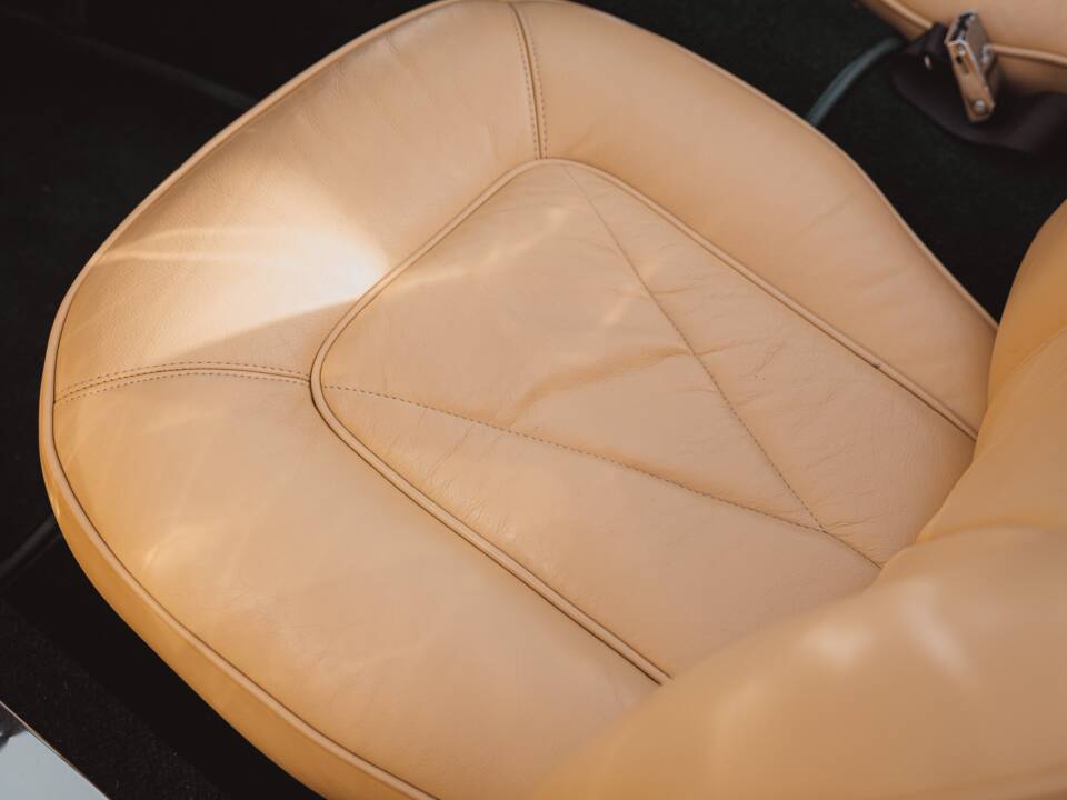 Image 81/99 of Aston Martin DB 6 Volante (1968)