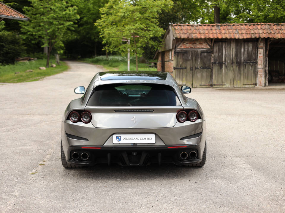 Immagine 3/61 di Ferrari GTC4Lusso (2017)