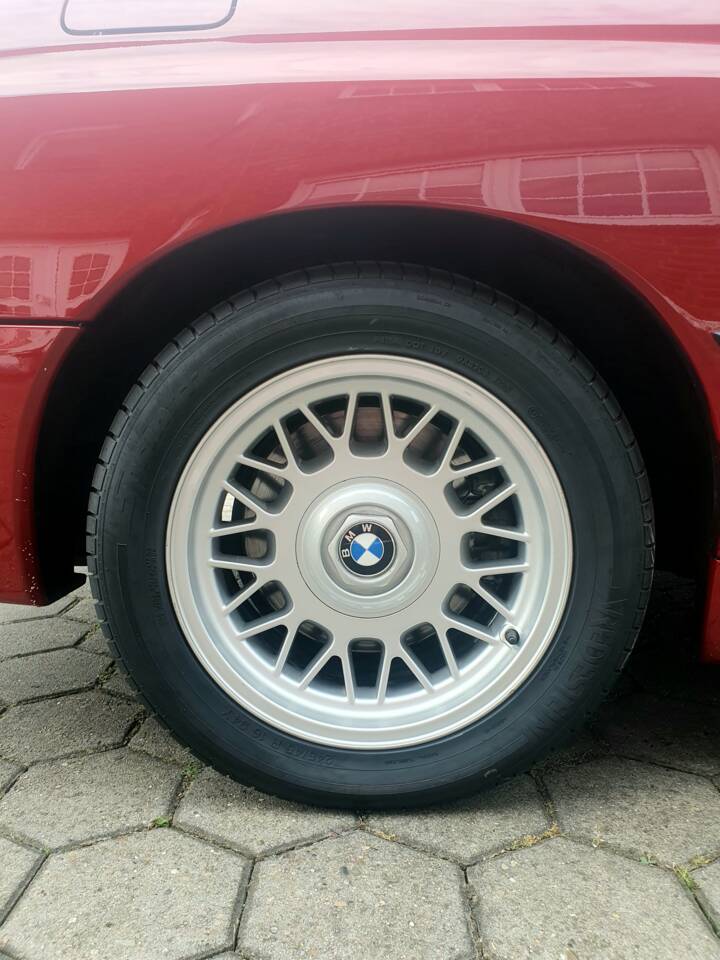 Image 7/10 of BMW 850i (1992)
