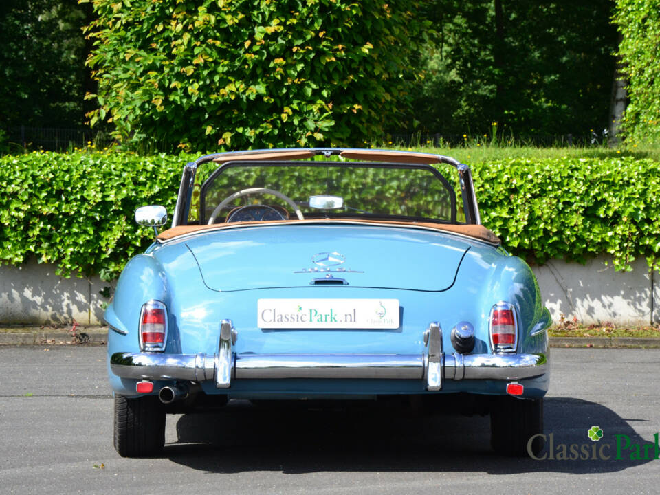 Image 16/50 of Mercedes-Benz 190 SL (1961)