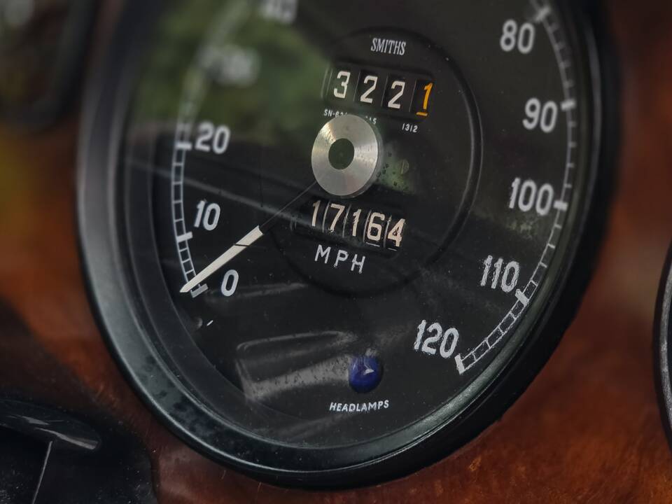 Image 27/50 of Jaguar XJ 6 4.2 (1972)