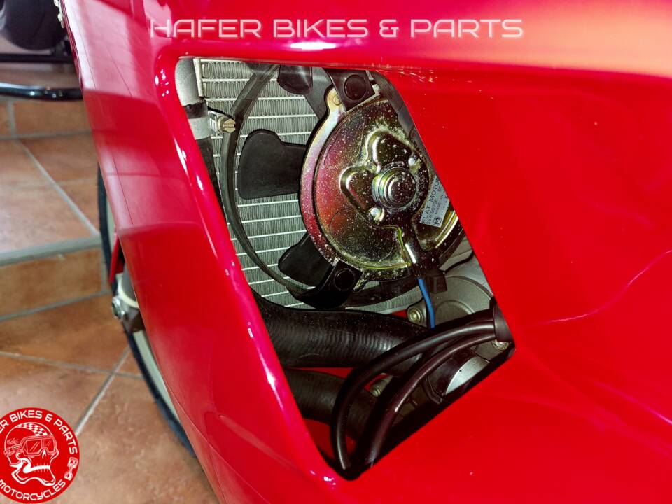 Image 39/57 of Ducati 916 (1997)