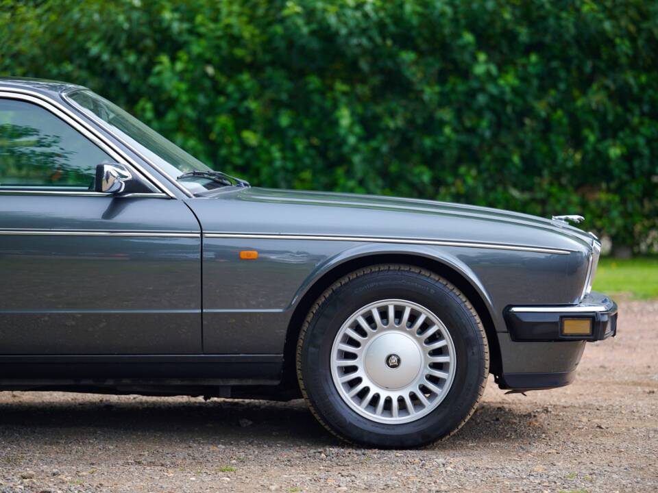 Afbeelding 16/50 van Jaguar XJ12 6.0 (1994)