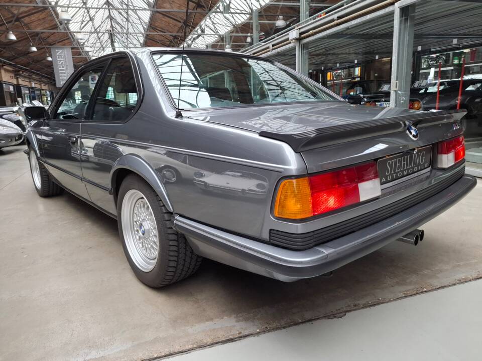 Image 32/33 of BMW M 635 CSi (1987)