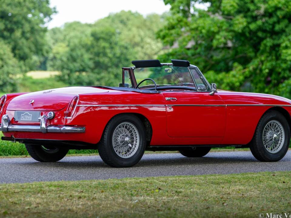 Image 16/39 de MG MGB (1964)