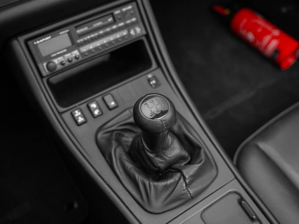 Bild 35/43 von Porsche 944 Turbo (1991)