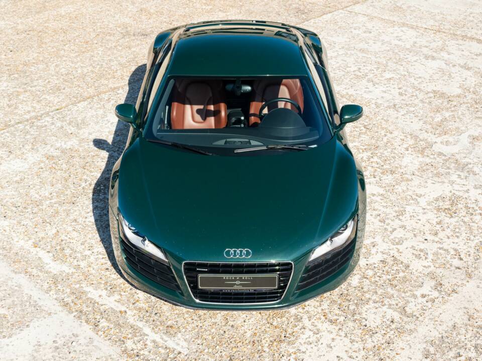 Image 8/33 of Audi R8 (2007)