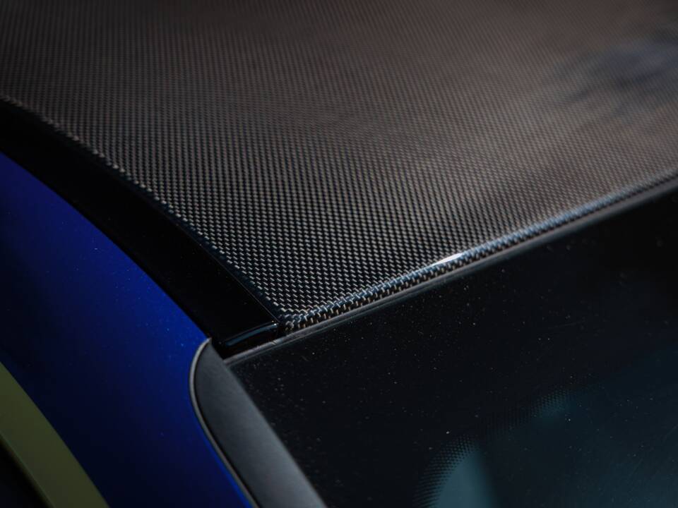 Image 34/47 of BMW M4 CS (2025)