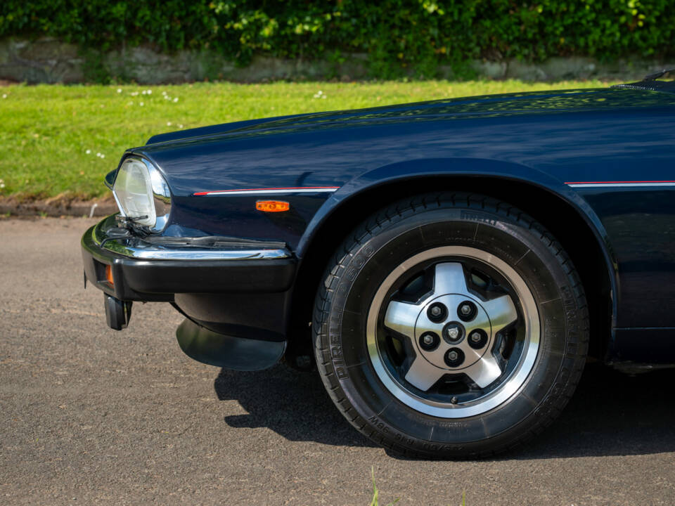 Image 4/11 of Jaguar XJS 5.3 V12 (1990)