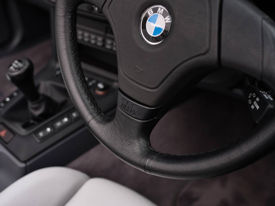 Image 39/50 de BMW 328i (1995)