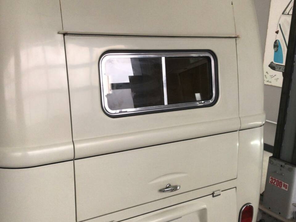 Image 23/23 of Volkswagen T1 minibus (1964)