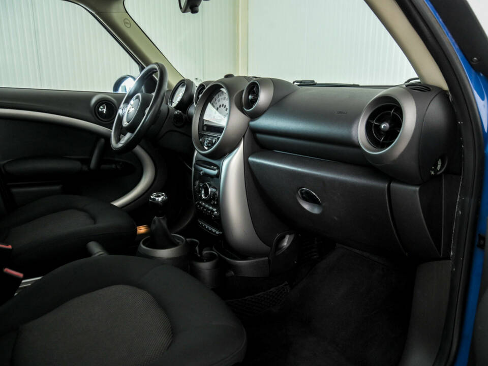 Image 12/50 of Mini Cooper Countryman (2011)