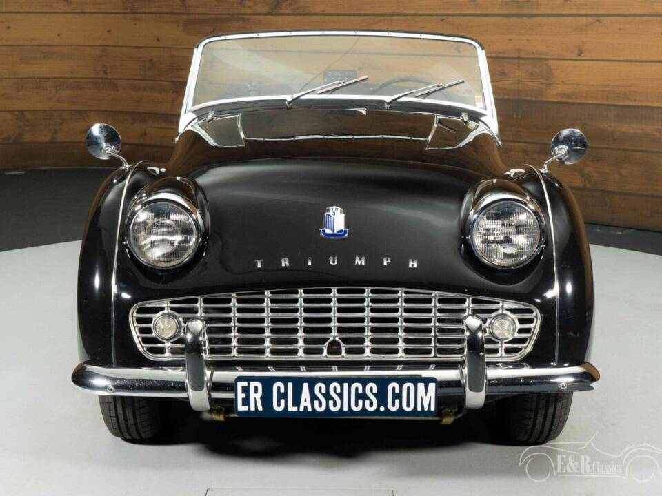 Image 17/19 of Triumph TR 4 (1961)