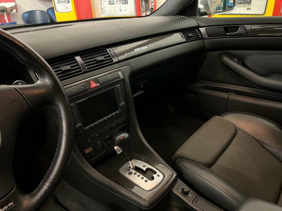 Bild 11/17 von Audi RS6 (2004)