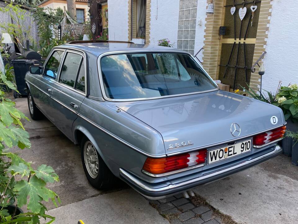 Image 4/26 of Mercedes-Benz 280 E (1982)
