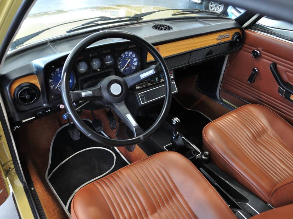 Image 17/31 of Alfa Romeo Alfetta 1.8 (1975)