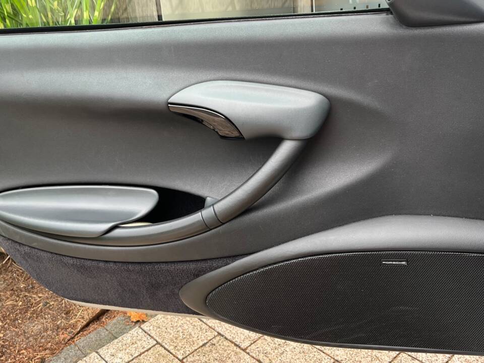 Image 28/49 of Porsche Boxster (1998)