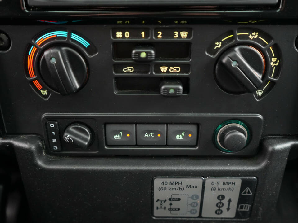Image 16/35 de Land Rover Defender 110 (2007)