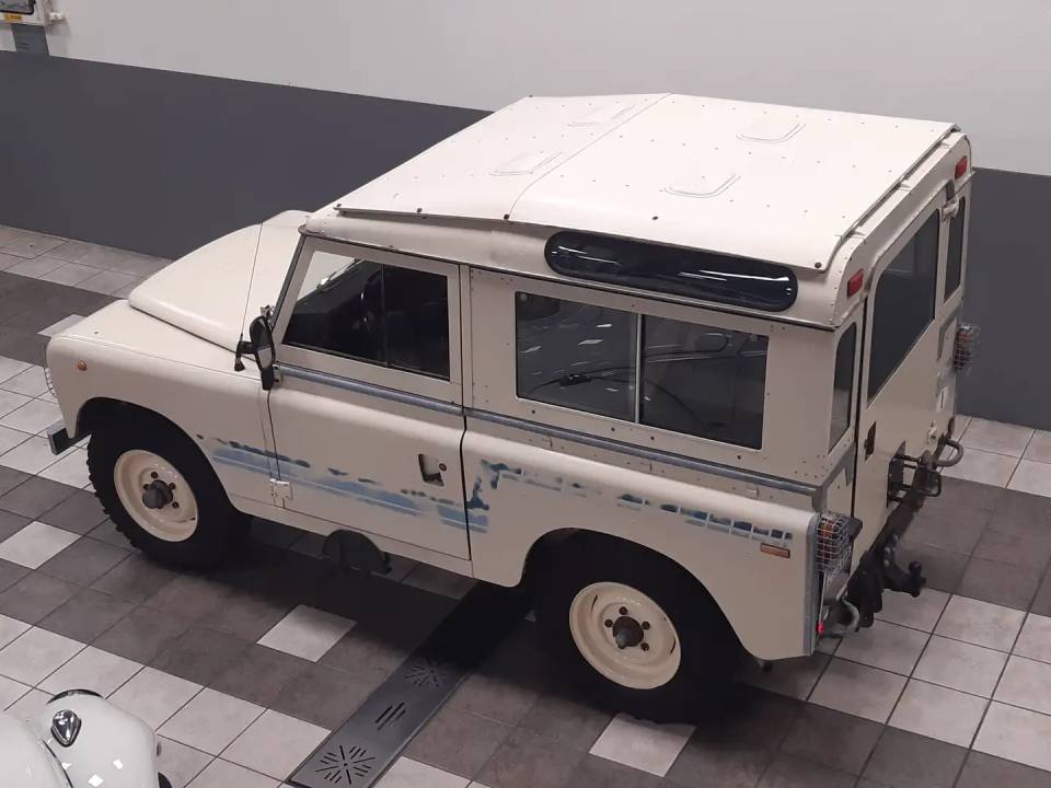 Image 8/14 of Land Rover 88 (1984)