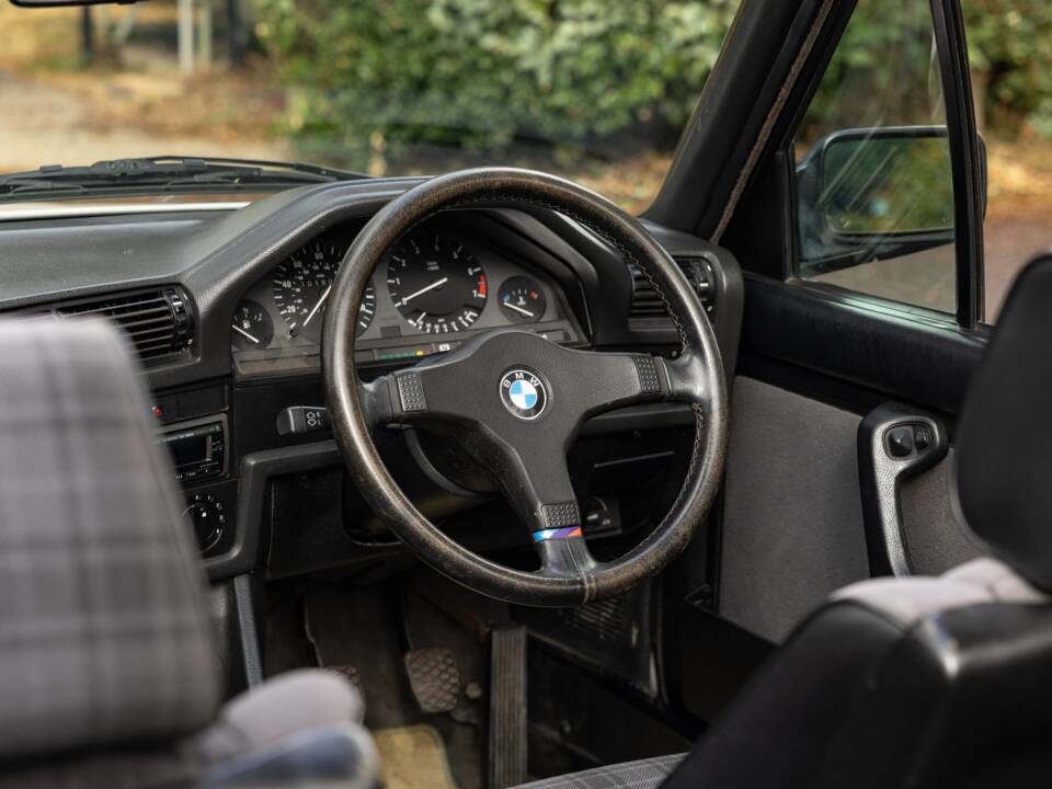 Afbeelding 12/48 van BMW 325i (1990)