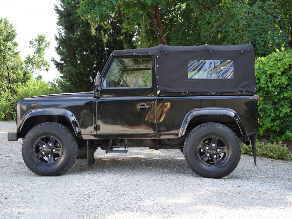 Bild 14/97 von Land Rover Defender 90 Td5 (2000)