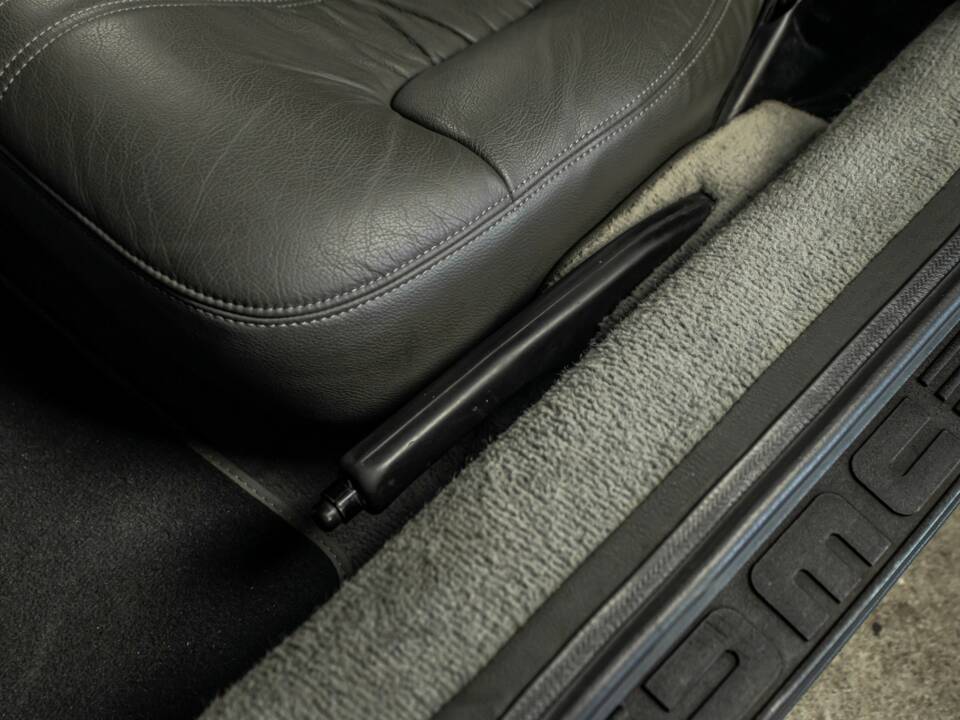 Image 49/66 of DeLorean DMC-12 (1981)