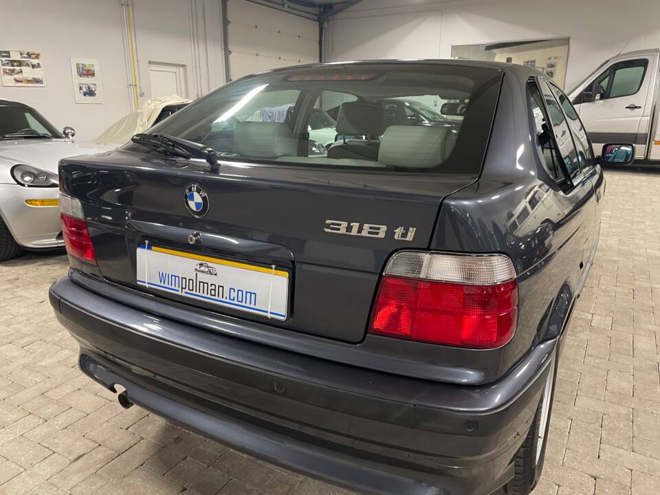 Image 3/25 de BMW 318ti Compact (1997)