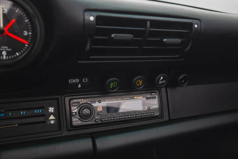 Image 40/50 de Porsche 911 Carrera 3.2 (1989)