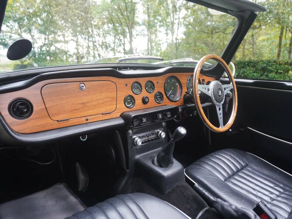 Bild 14/24 von Triumph TR 6 PI (1973)