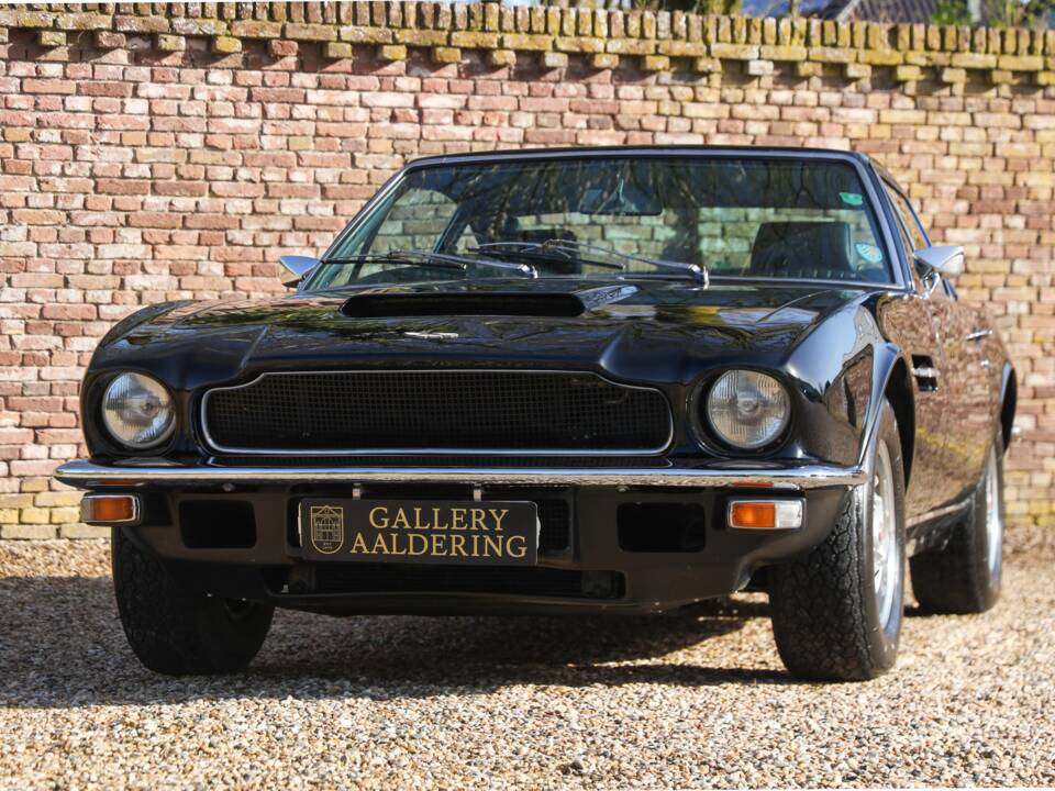 Image 15/50 of Aston Martin DBS V8 (1972)