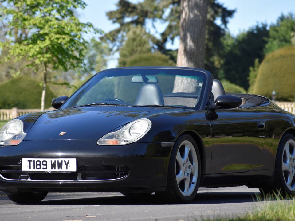 Afbeelding 1/10 van Porsche 911 Carrera 4 (1999)