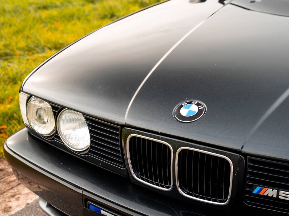 Bild 22/45 von BMW M5 (1992)