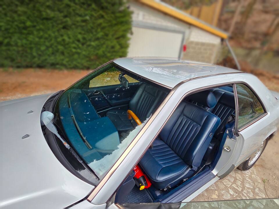 Bild 3/9 von Mercedes-Benz 230 CE (1988)